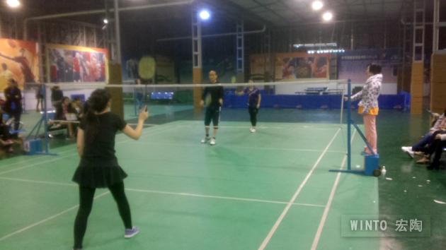 圖3、陶城報(bào)記者接球情景-瓷磚一線品牌宏陶陶瓷