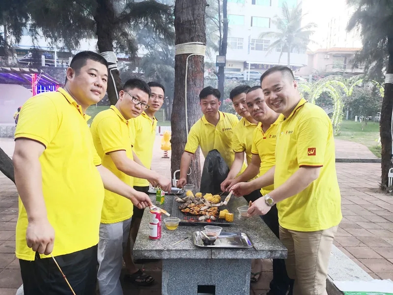 宏陶瓷磚地磚工作人員在野炊 宏陶瓷磚地磚工作人員在野炊