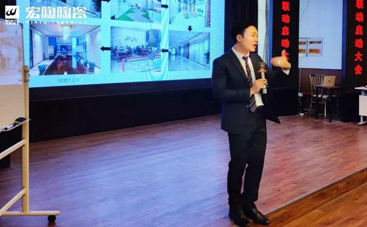 &emsp;佛山瓷磚宏陶外聘講師舒璟翀現(xiàn)場(chǎng)分享課程